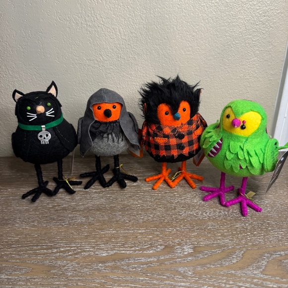 Halloween Birds from Target Hyde & Eek Featherly Friends set of 4 - Picture 1 of 1